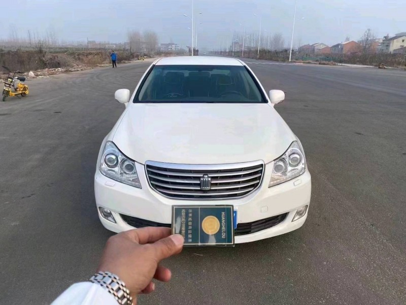 宜昌10年丰田皇冠1