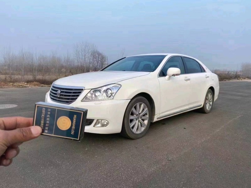 宜昌10年丰田皇冠5