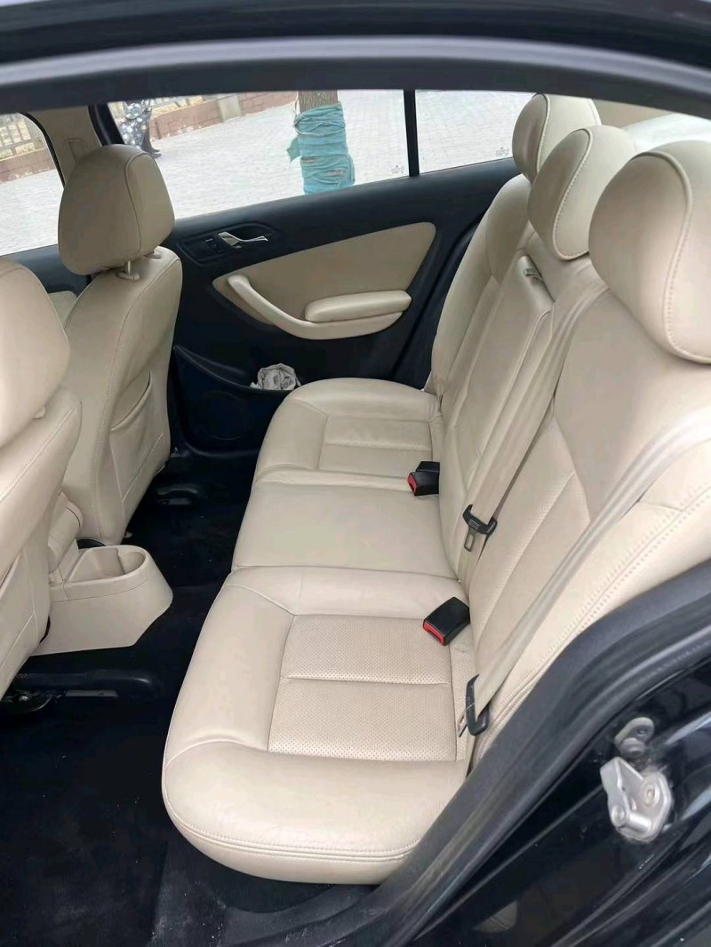 北京12年大众朗逸5