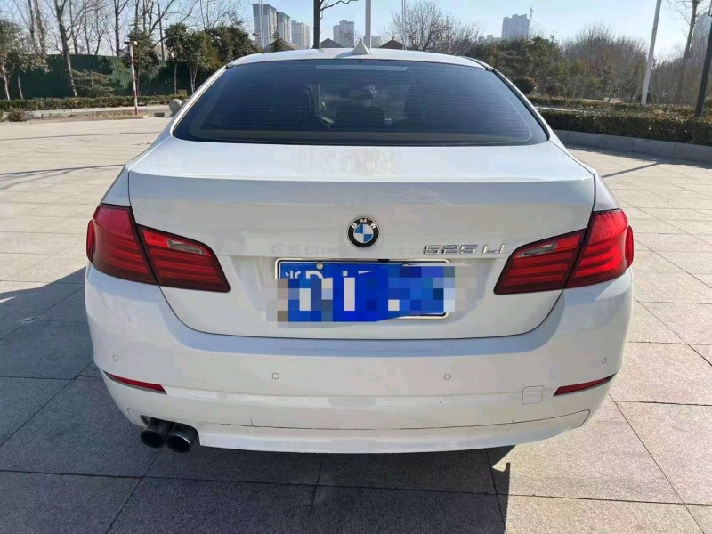 济宁13年宝马5系9