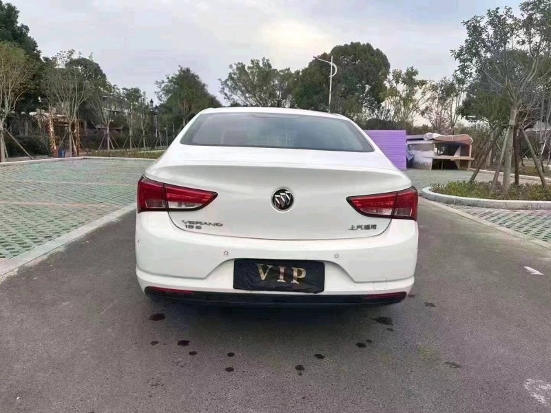 嘉兴18年别克威朗1