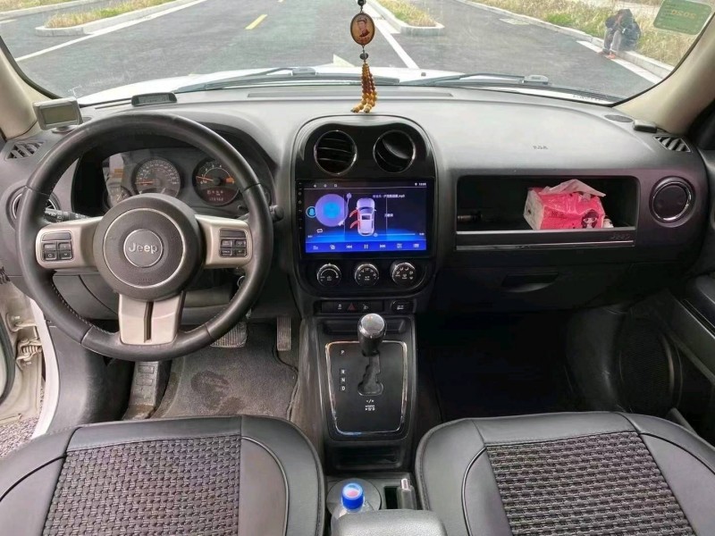 苏州14年Jeep自由客5