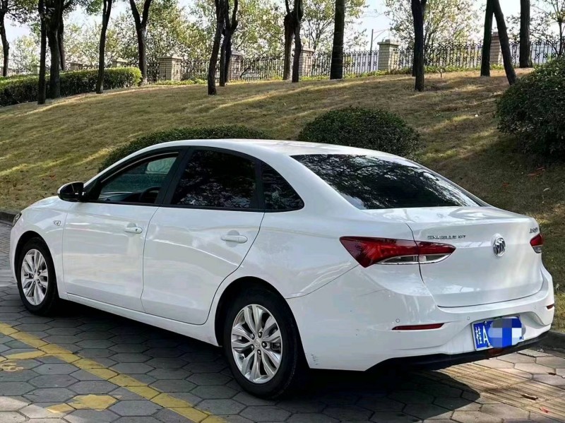 梧州22年别克英朗3