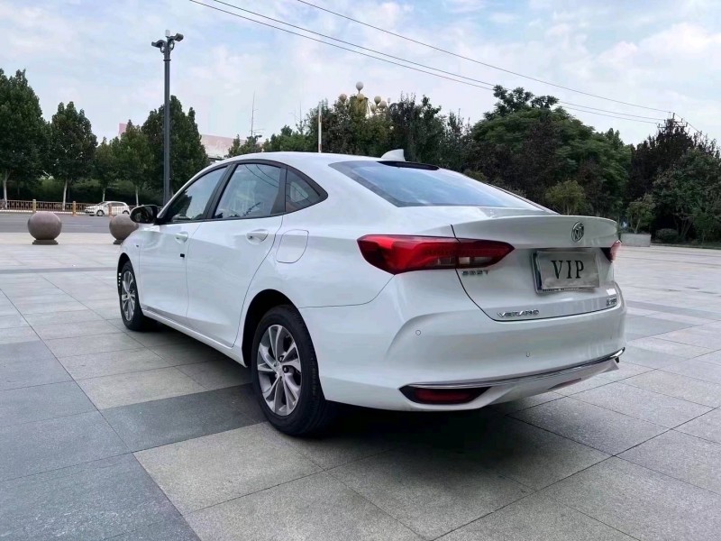 枣庄22年别克威朗4