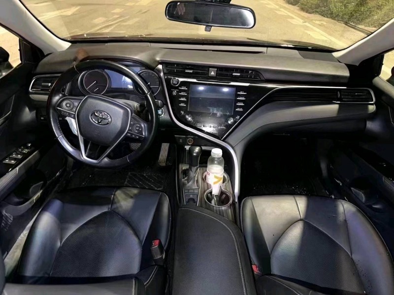 北京18年丰田凯美瑞6