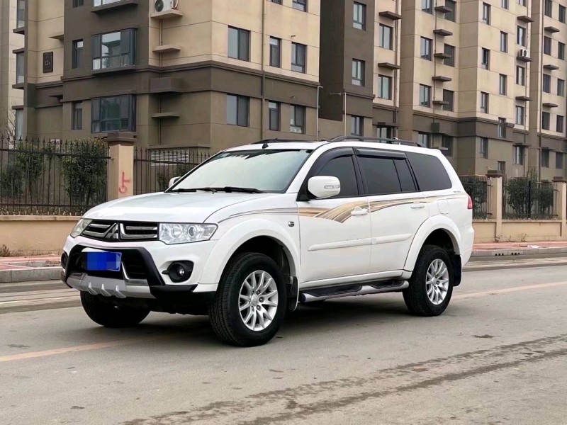 北京14年三菱帕杰罗2