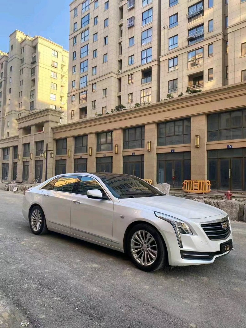 嘉兴17年凯迪拉克CT64