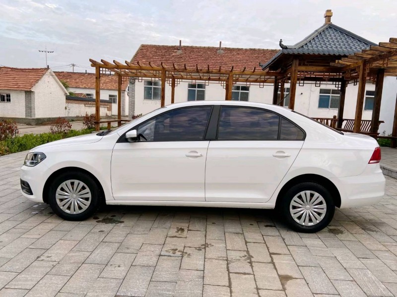 潍坊18年大众桑塔纳5