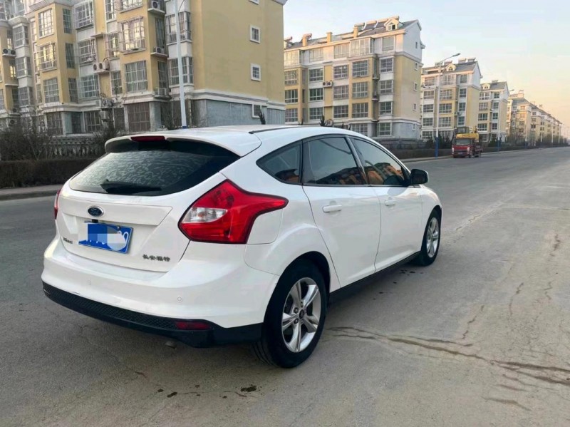 济南15年福特福克斯8