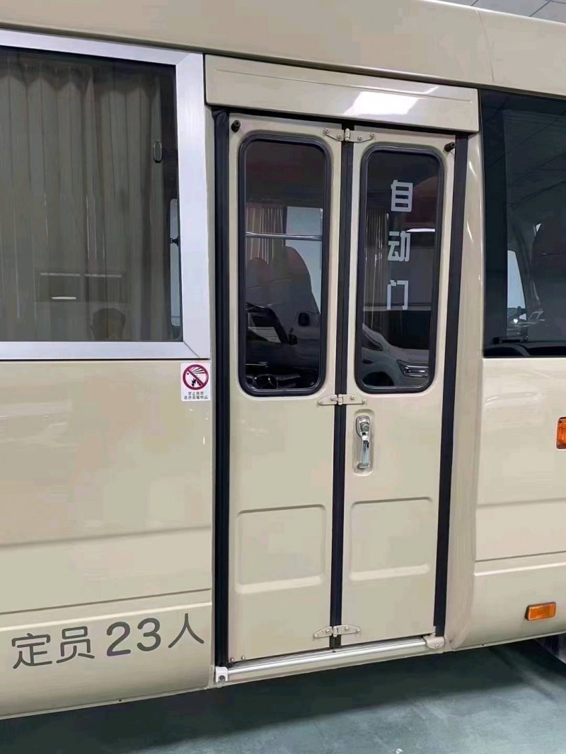 廊坊16年丰田考斯特1