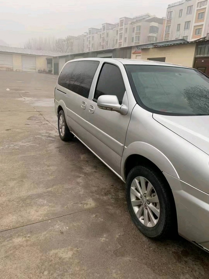 枣庄16年别克GL88