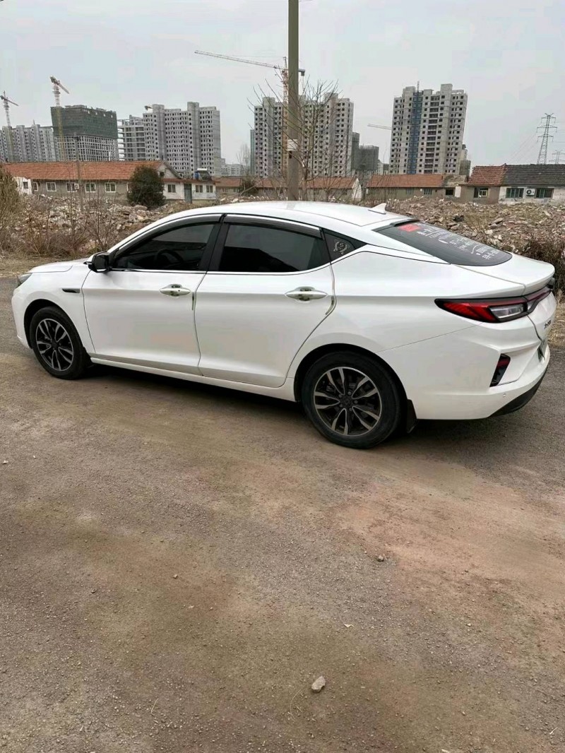 潍坊21年江淮思皓8