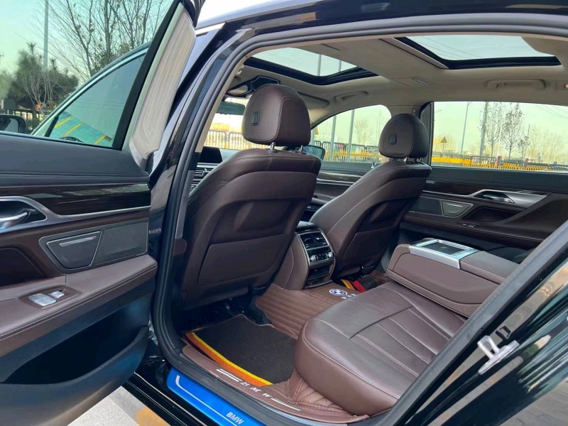 济宁16年宝马7系6