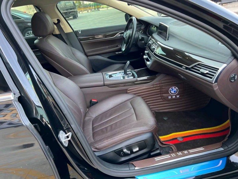 济宁16年宝马7系4