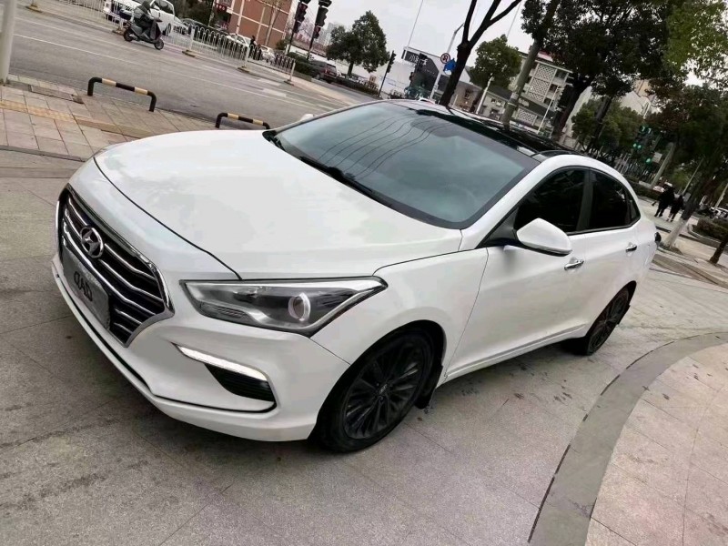 宜昌17年现代名图3