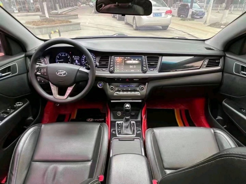 宜昌17年现代名图5