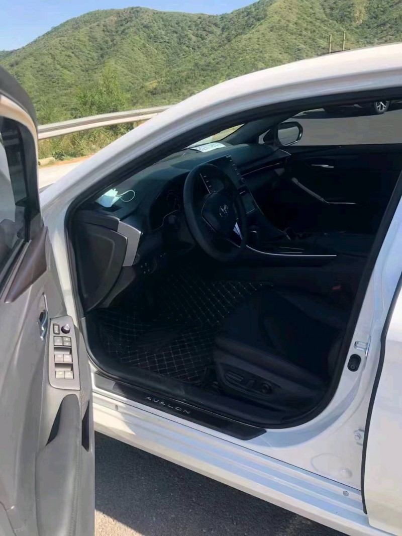 邯郸22年丰田亚洲龙5