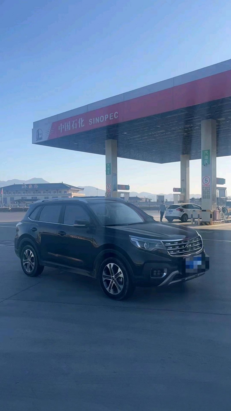 济宁19年起亚智跑3