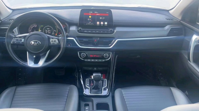 济宁19年起亚智跑4