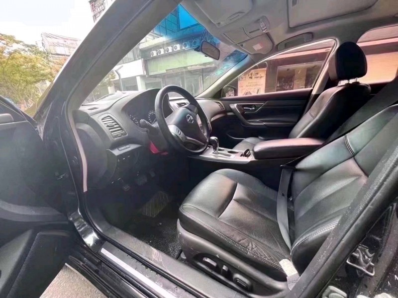 邯郸16年日产天籁5