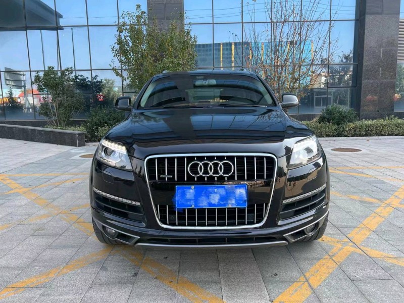 青岛12年奥迪Q78