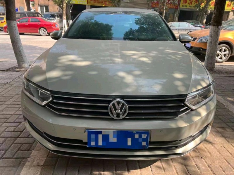 重庆17年大众迈腾1