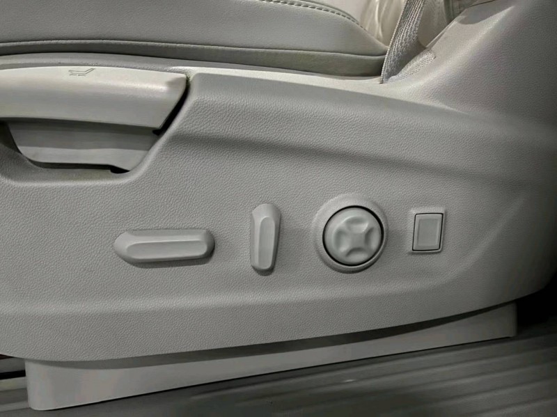 嘉兴17年别克GL87