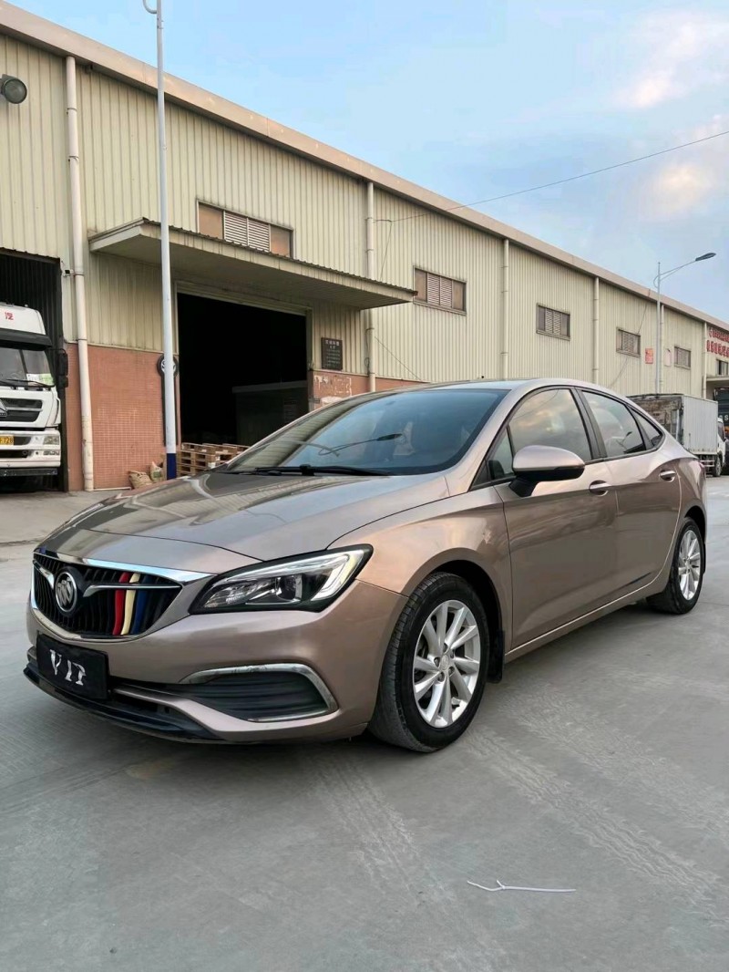 东莞18年别克威朗2