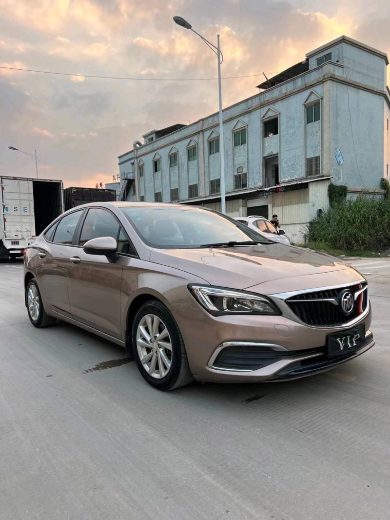 东莞18年别克威朗3