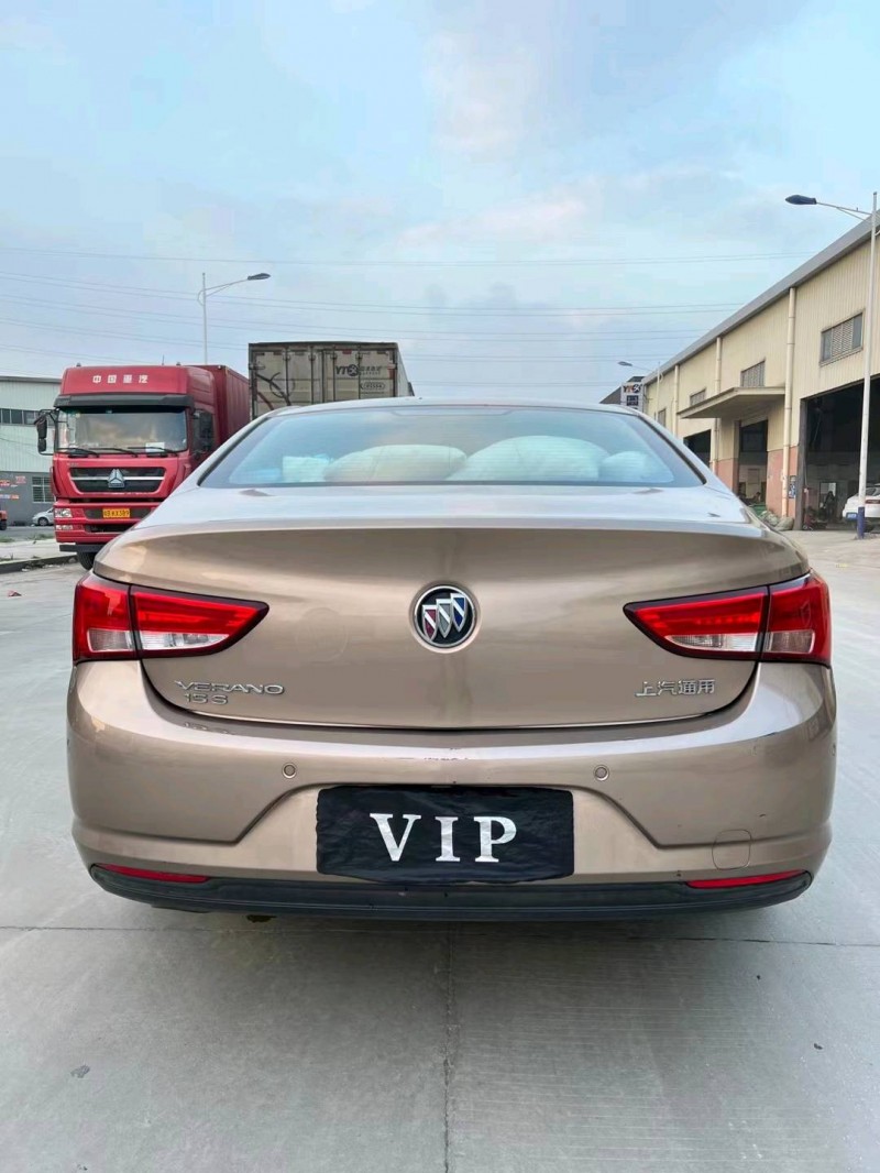 东莞18年别克威朗8