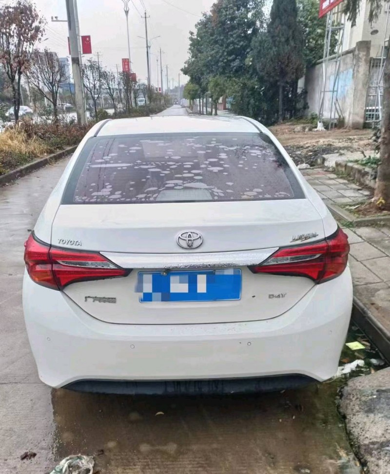 邯郸18年丰田雷凌8