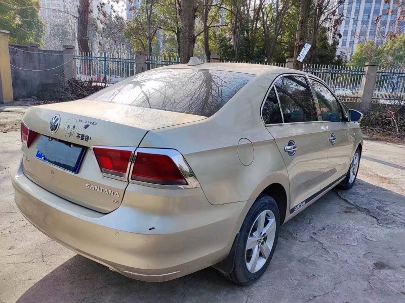 宜昌15年大众桑塔纳2