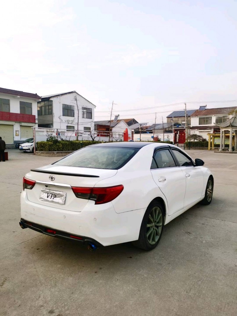 徐州14年丰田锐志3