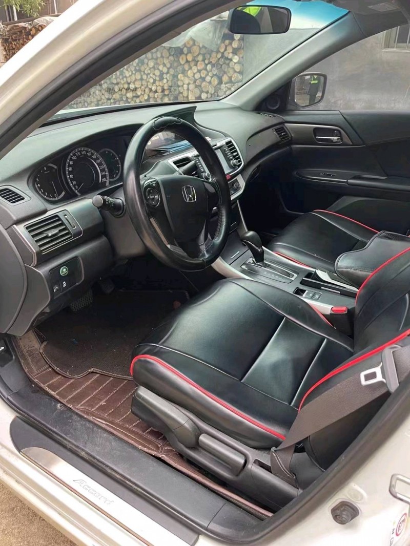 济南16年本田雅阁6