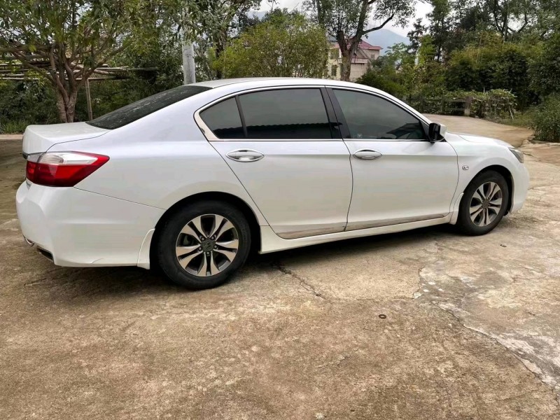 济南16年本田雅阁8