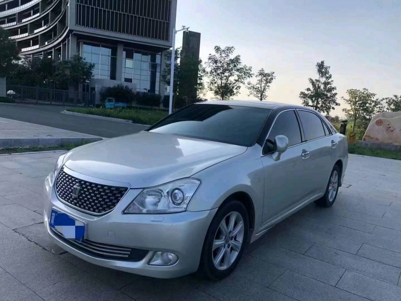 邯郸10年丰田皇冠2