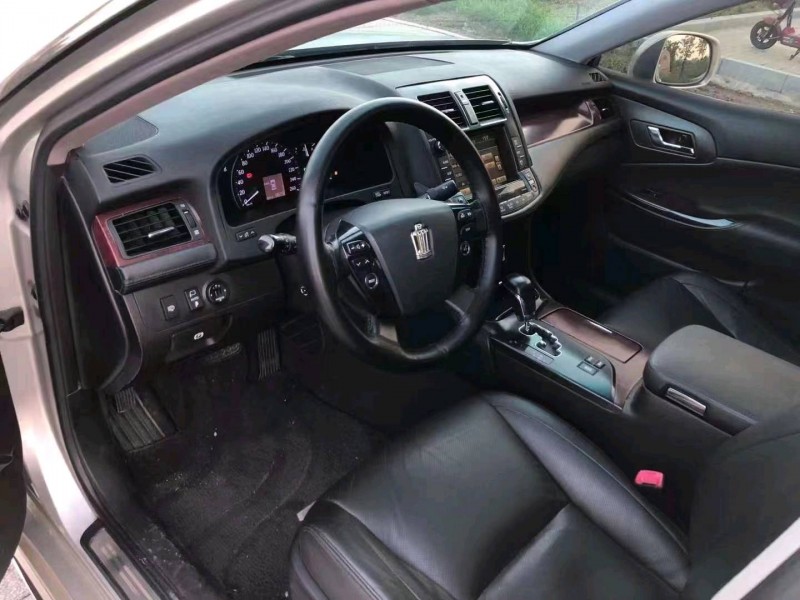 邯郸10年丰田皇冠7