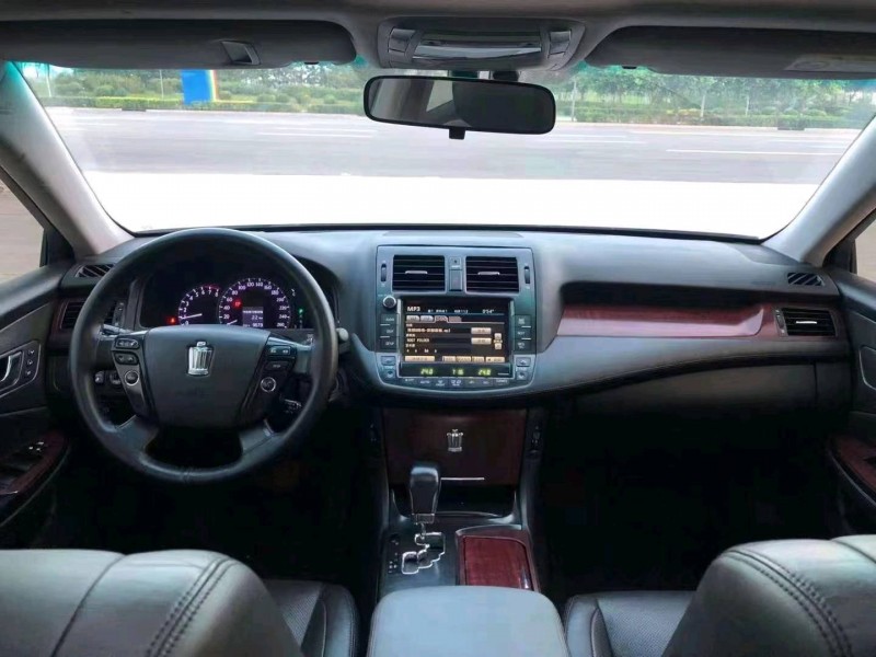 邯郸10年丰田皇冠8