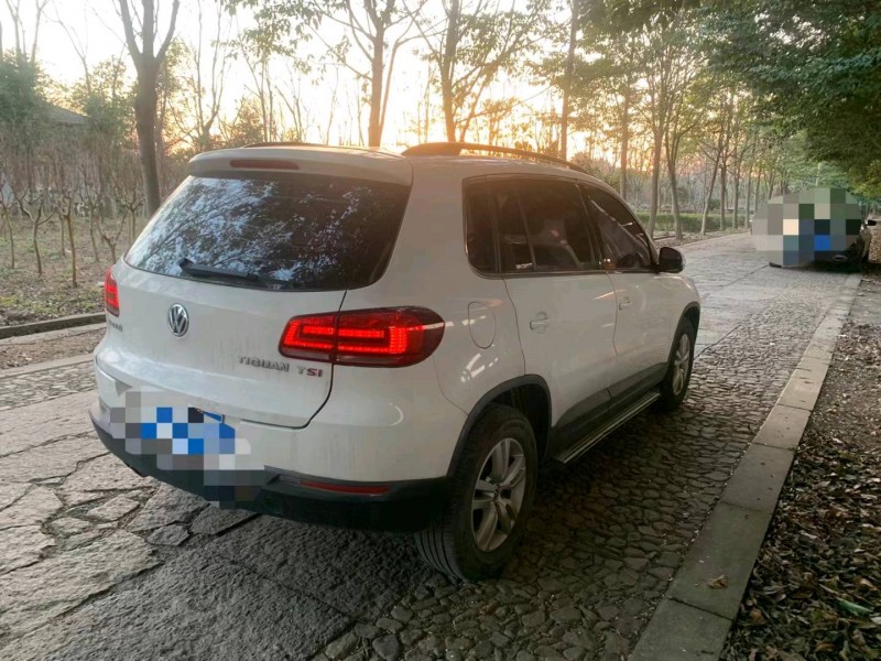 嘉兴15年大众途观6