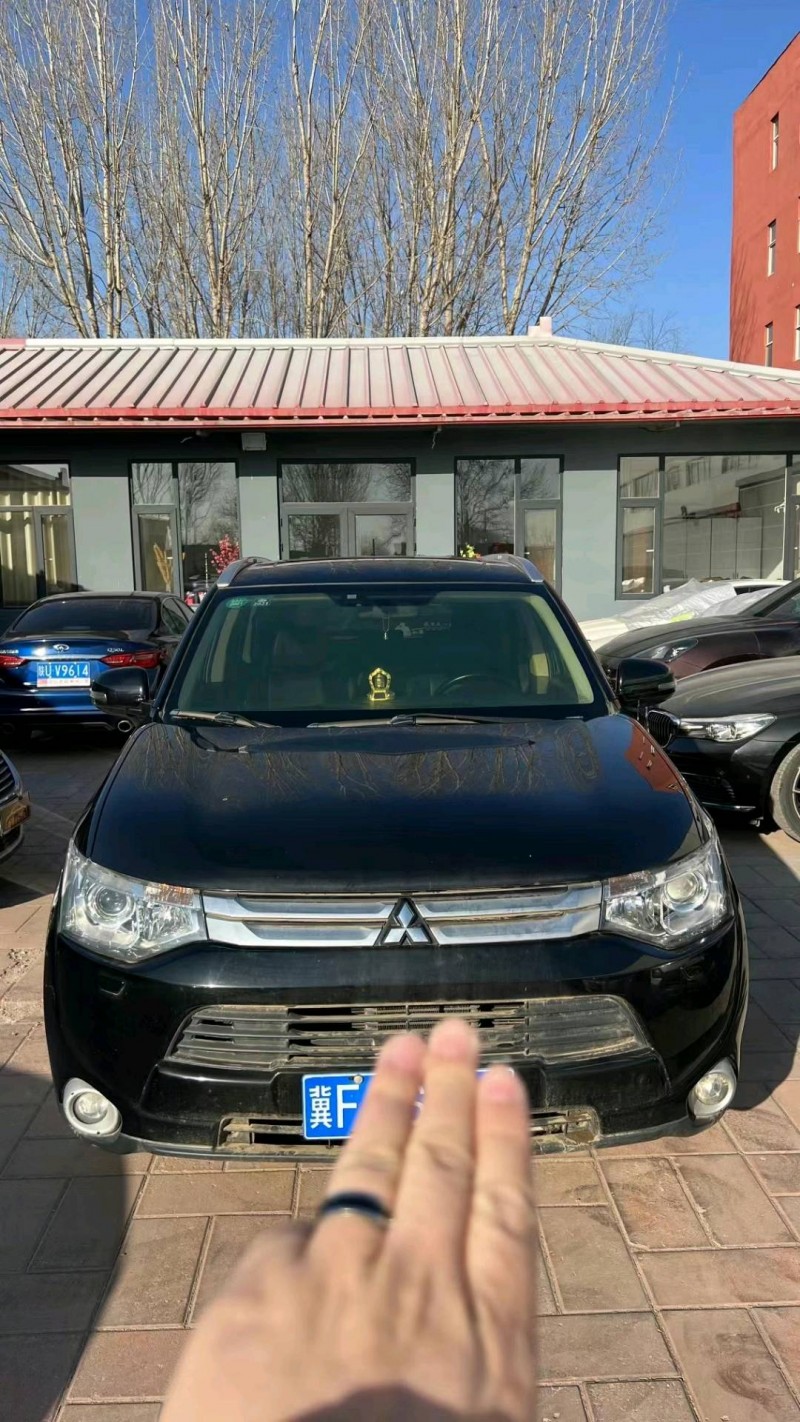廊坊15年三菱欧蓝德1