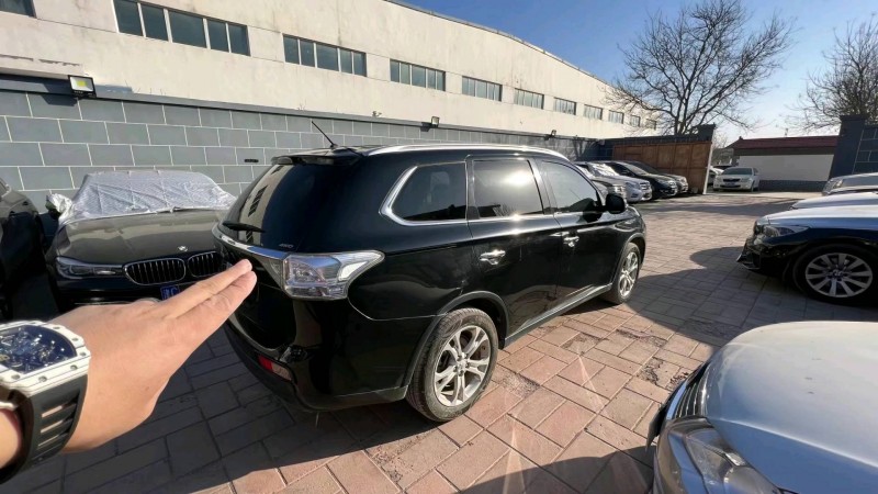 廊坊15年三菱欧蓝德4