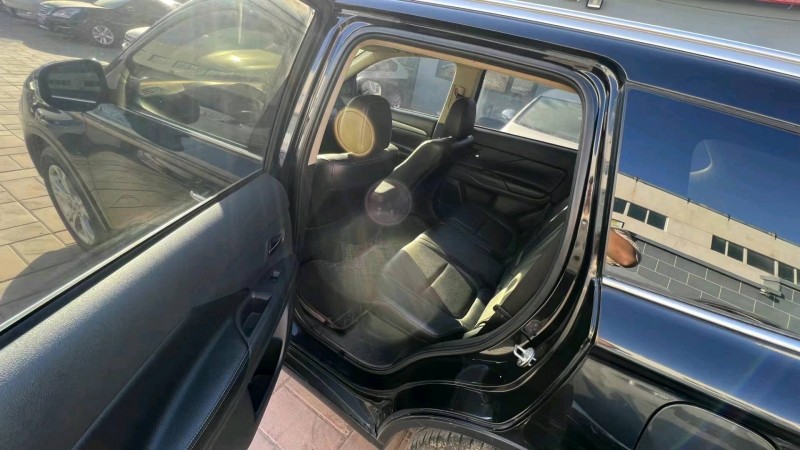 廊坊15年三菱欧蓝德6