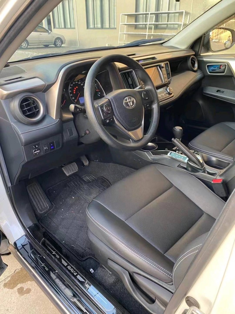 珠海16年丰田RAV4荣放1