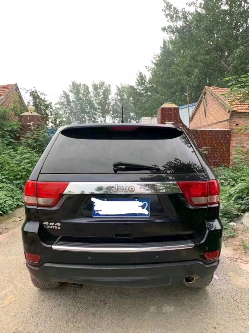 北京11年Jeep大切诺基6