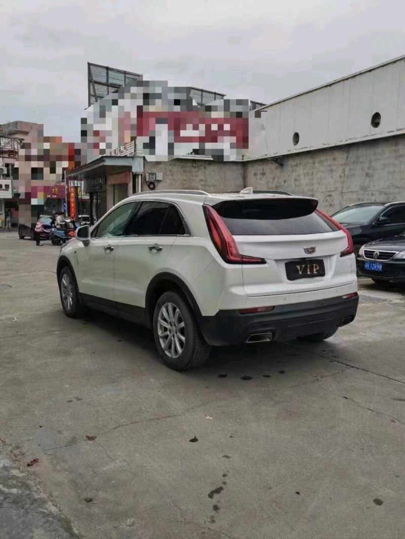 珠海20年凯迪拉克XT44