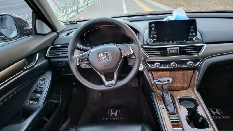 邯郸19年本田雅阁6