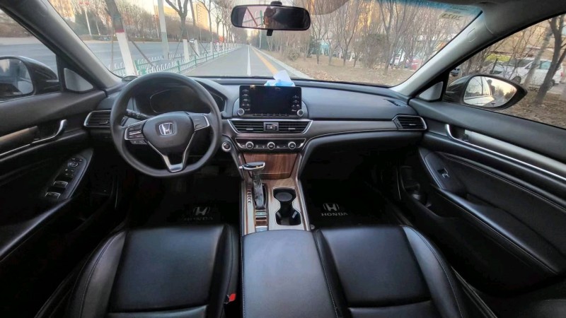 邯郸19年本田雅阁8