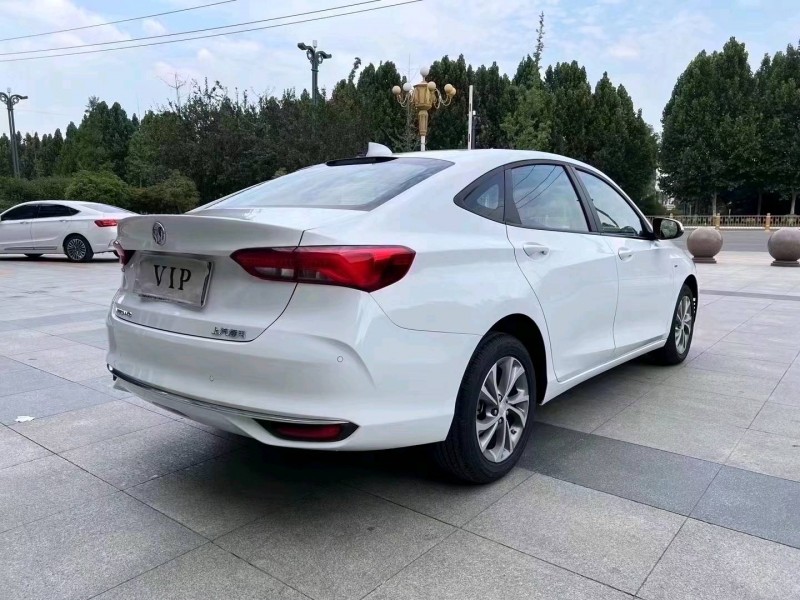 枣庄22年别克威朗7