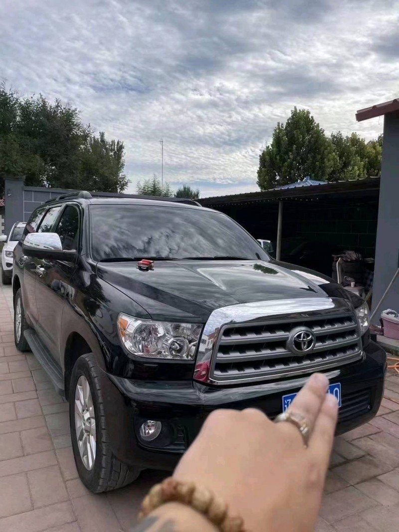 廊坊10年丰田红杉2