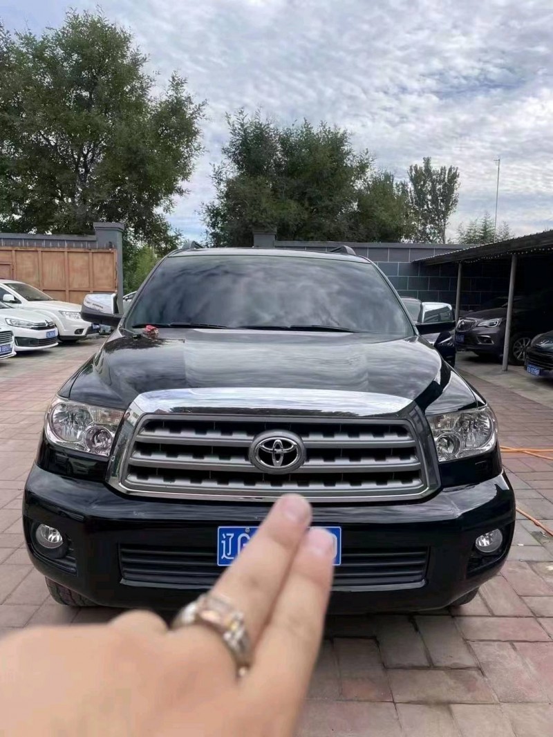 廊坊10年丰田红杉1